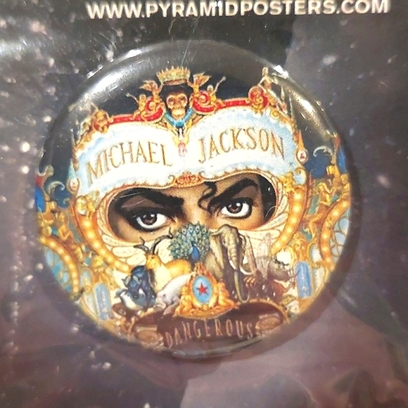 Michael Jackson King of Pop Button Badge Pack NWT - Picture 3 of 6